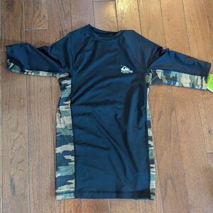 Boys quicksilver swim shirt